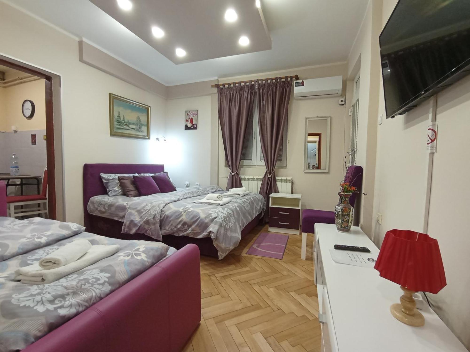 Apartments & Rooms -Mdl Lazic เบลเกรด ภายนอก รูปภาพ