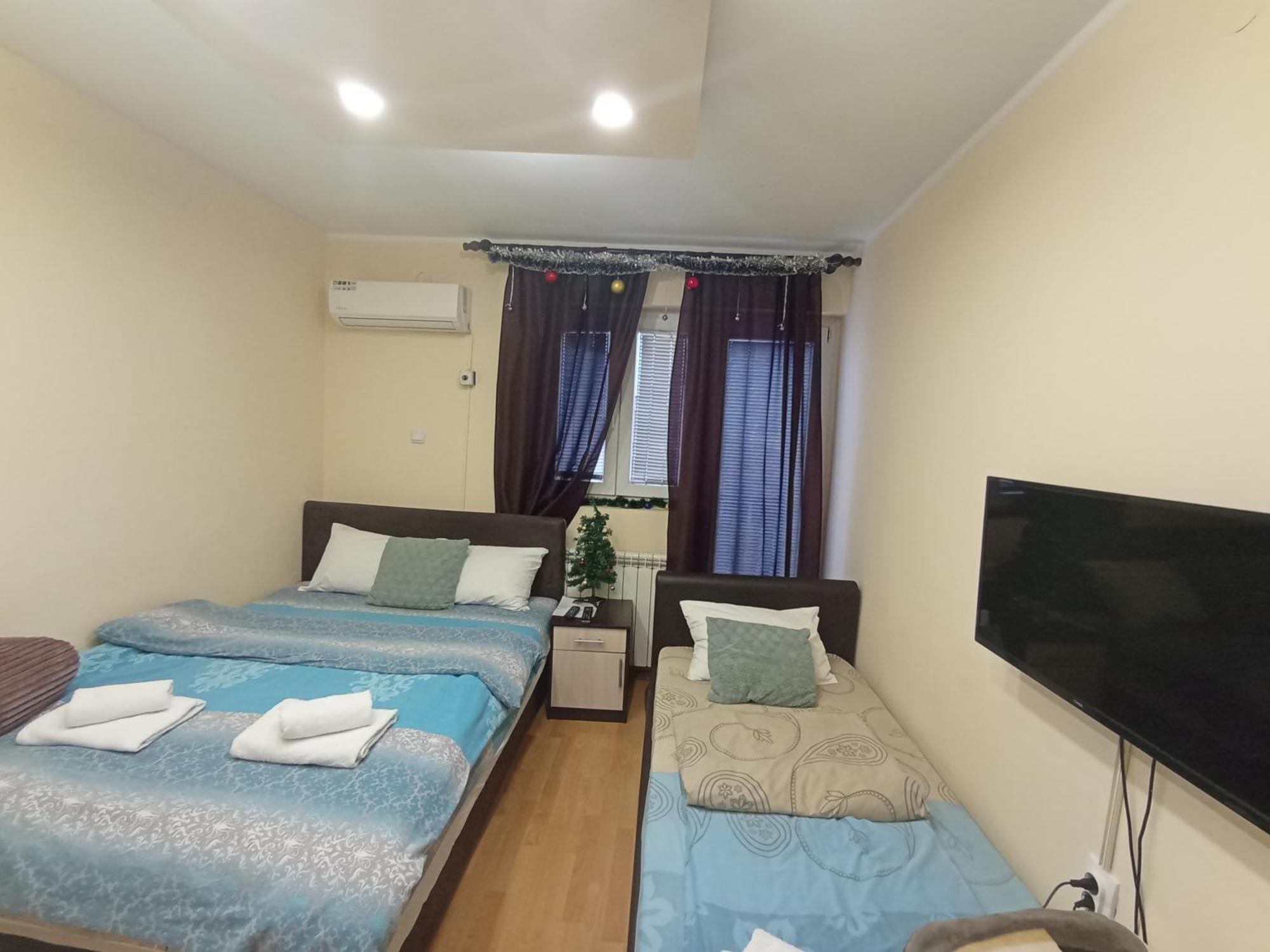 Apartments & Rooms -Mdl Lazic เบลเกรด ภายนอก รูปภาพ