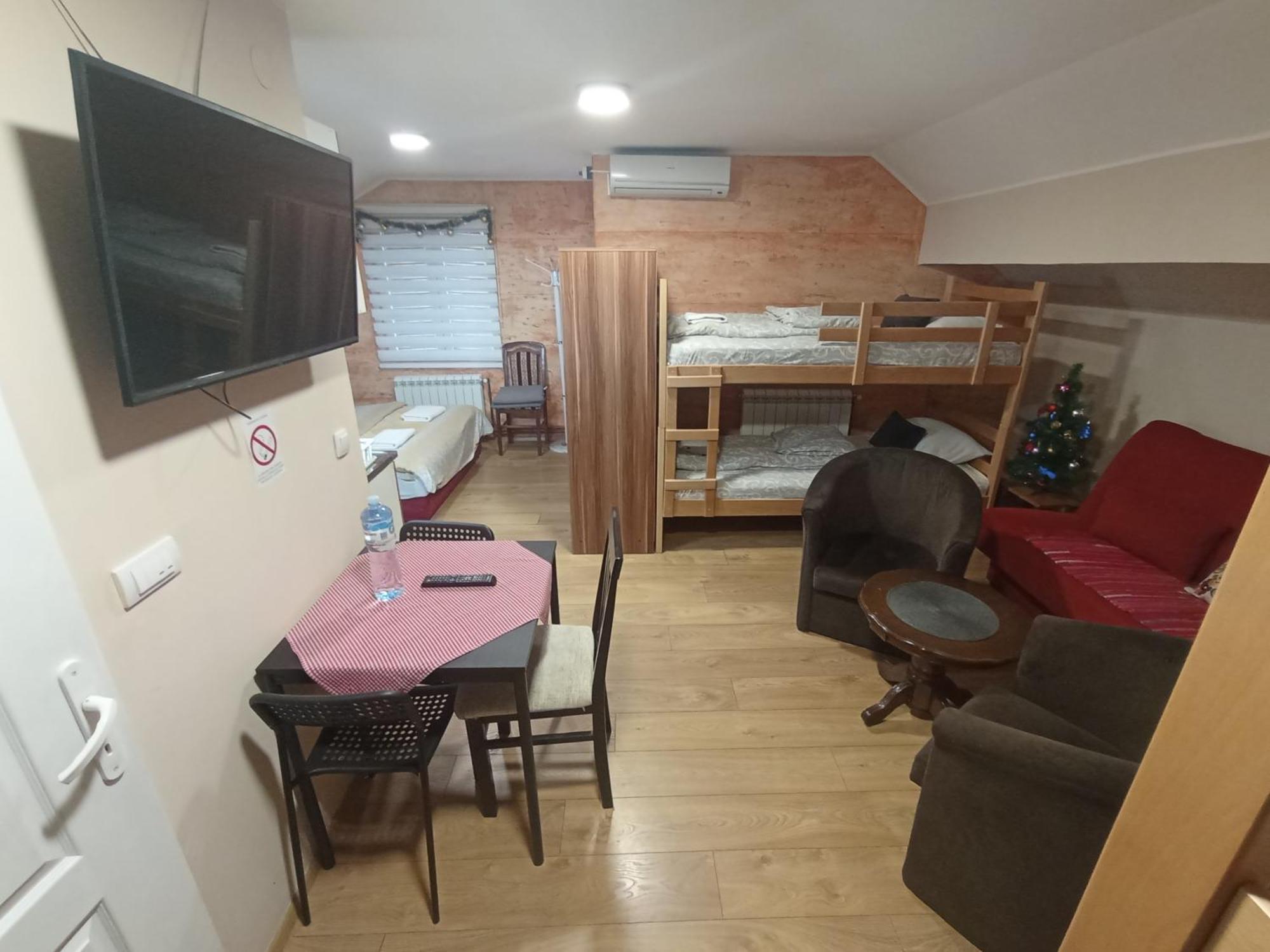 Apartments & Rooms -Mdl Lazic เบลเกรด ภายนอก รูปภาพ
