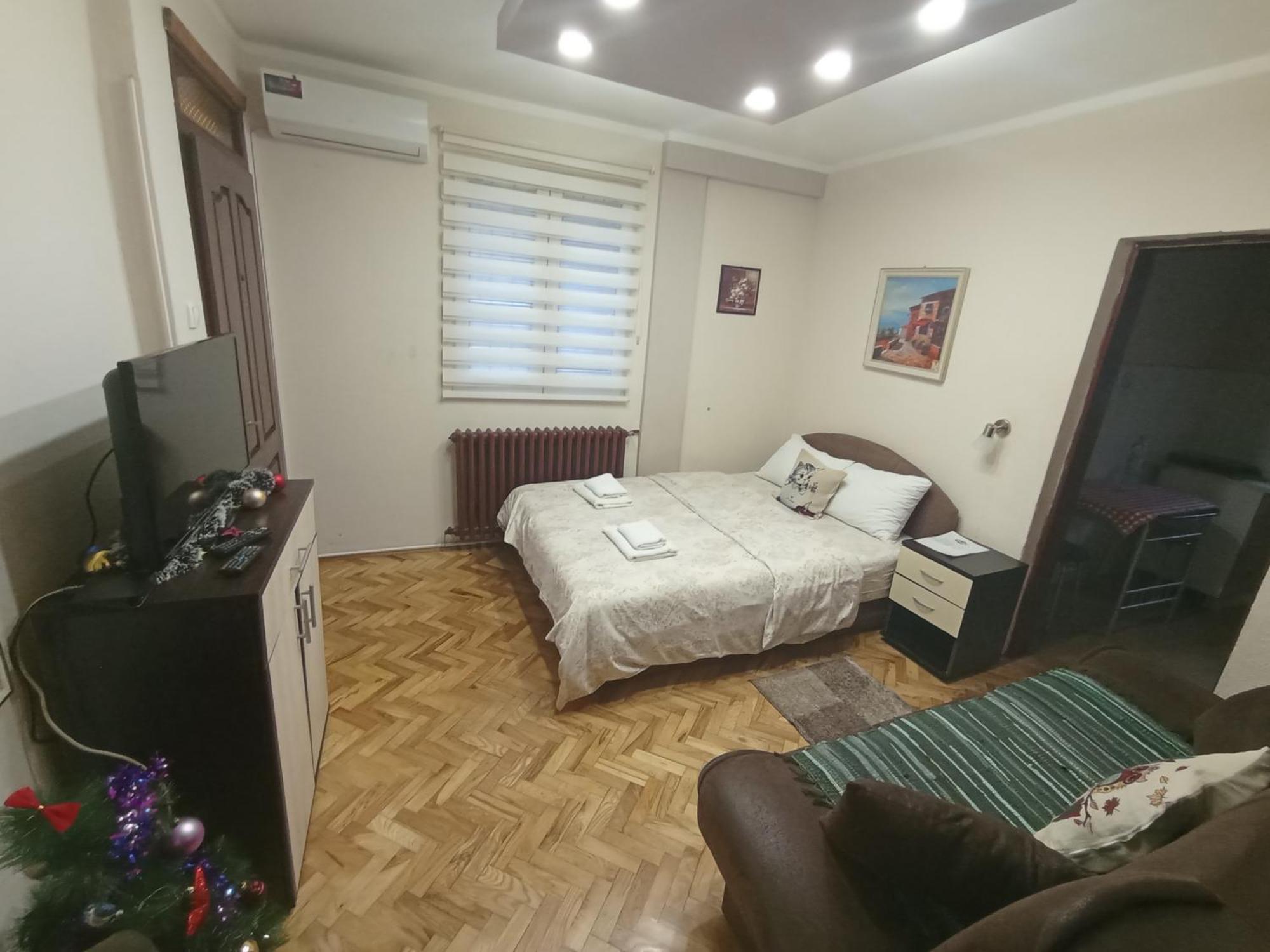 Apartments & Rooms -Mdl Lazic เบลเกรด ภายนอก รูปภาพ